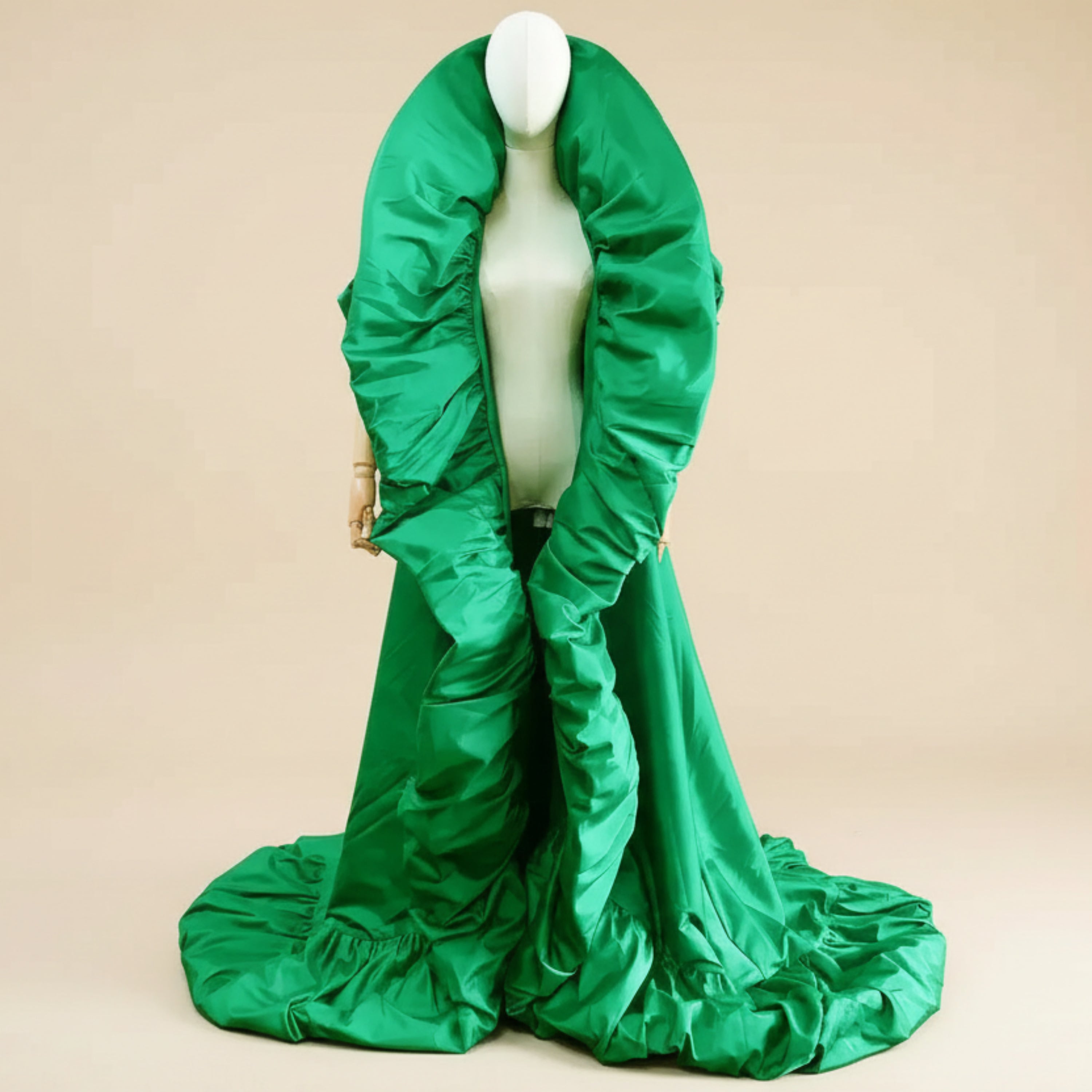 COUTURE CAPES