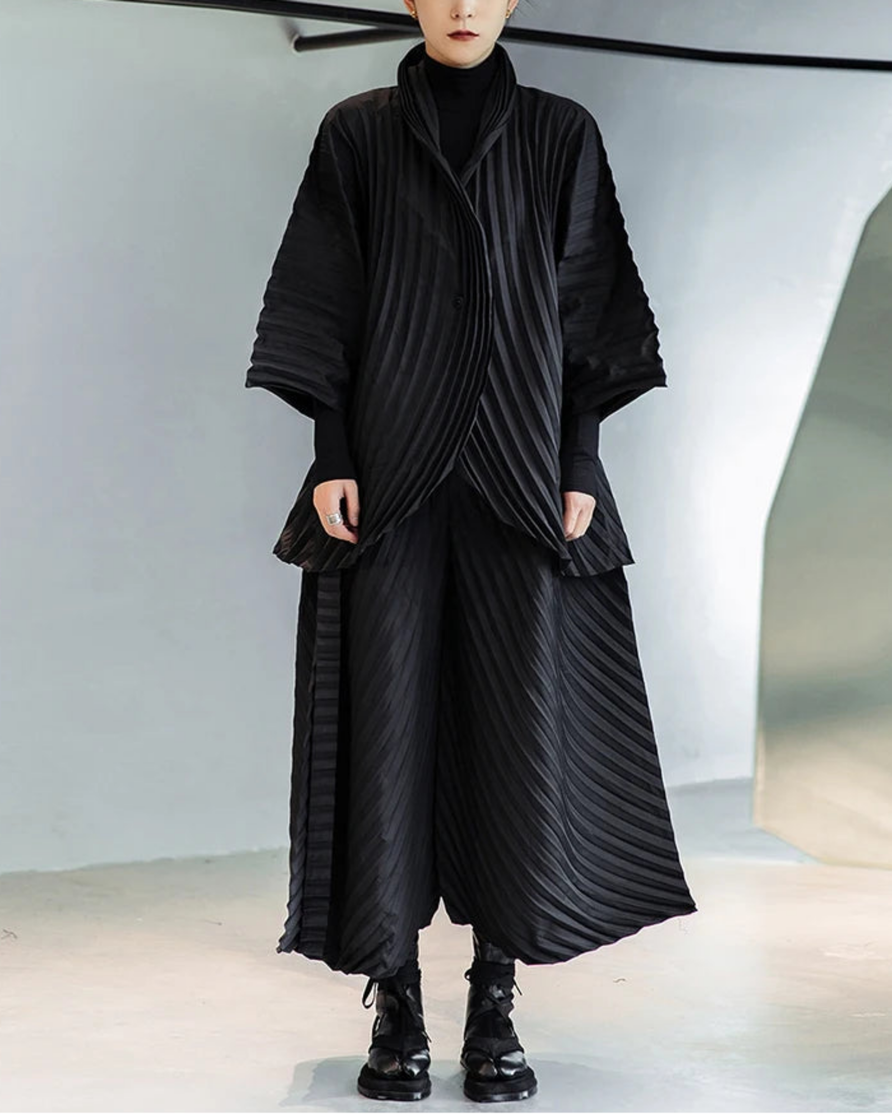 Designer Japanese Plissé Jacket and Pant Set – Luxury Pleated Two-Piece for Women