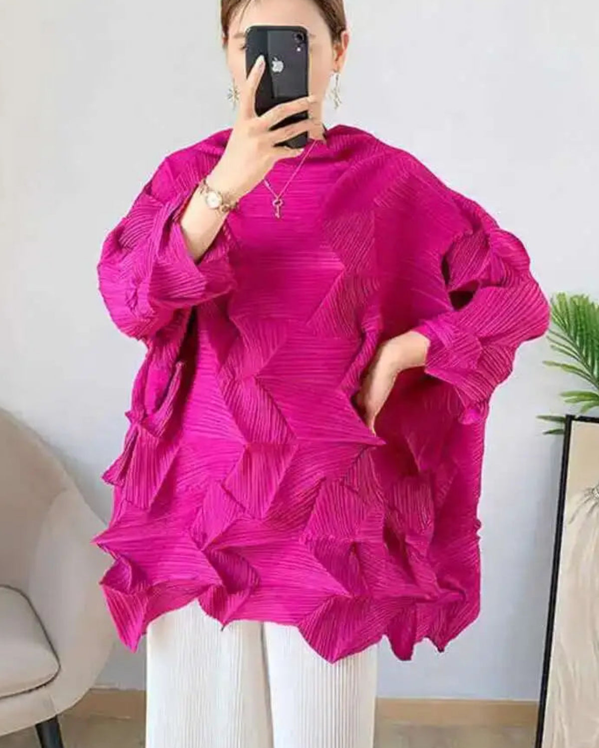 Designer Plissé Diamond Geometric Travel Top