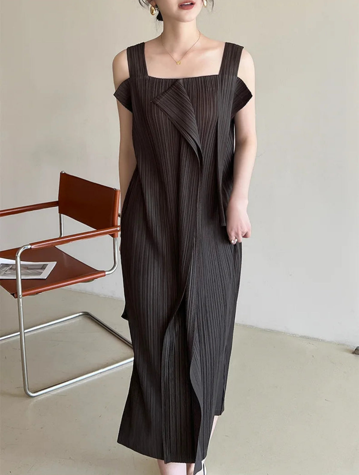Elegant Pleated Square Neck Dress
