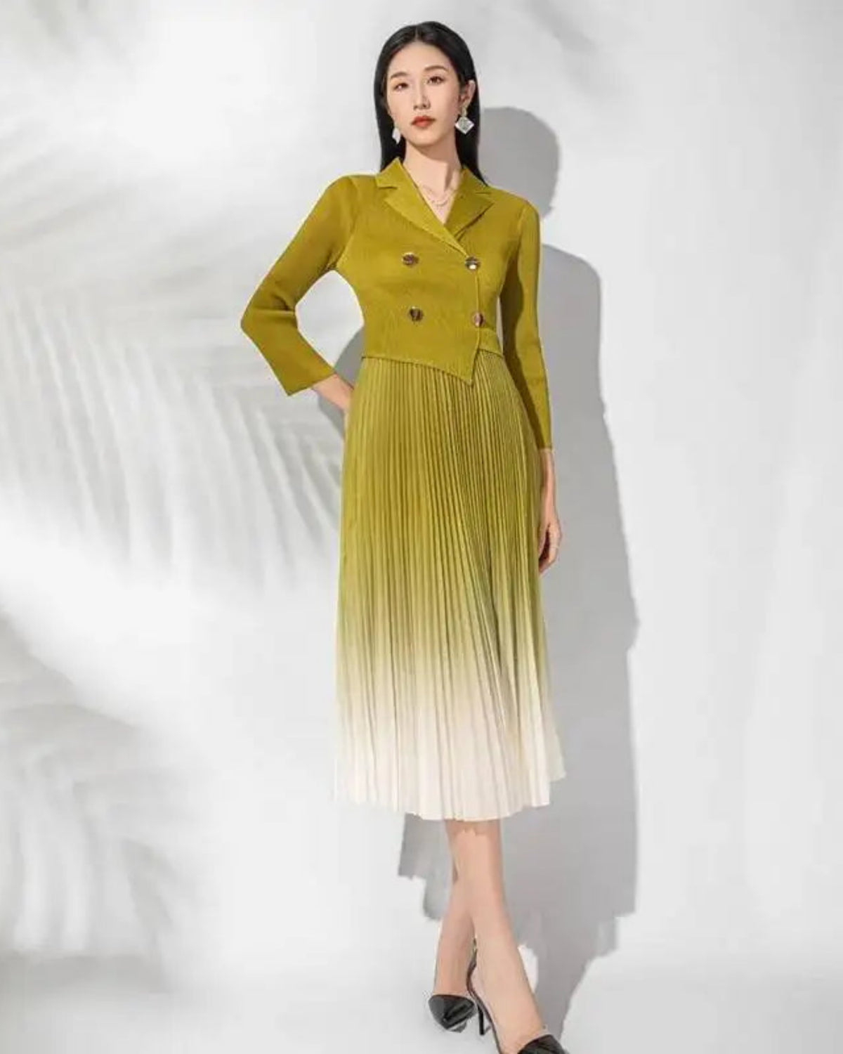 Elegant Plissé Long-Sleeve Dress