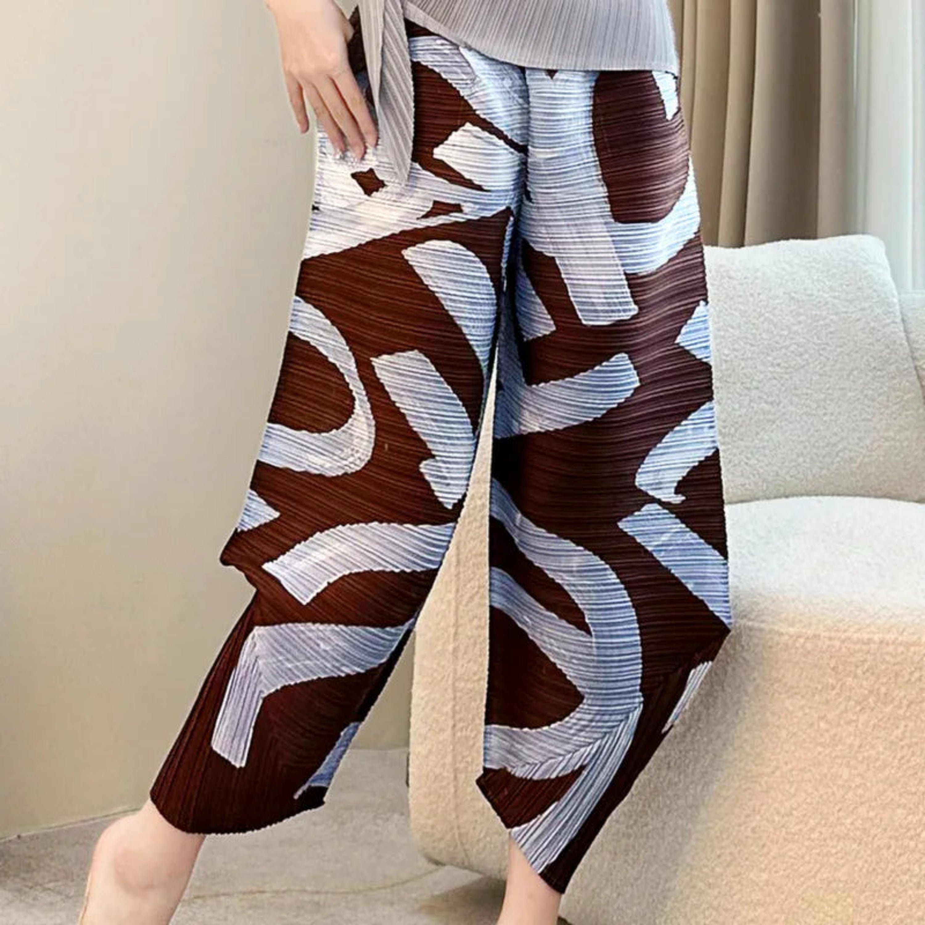 HEYFANCYSTYLE Designer Japanese Micro-Pleat Cropped Trousers