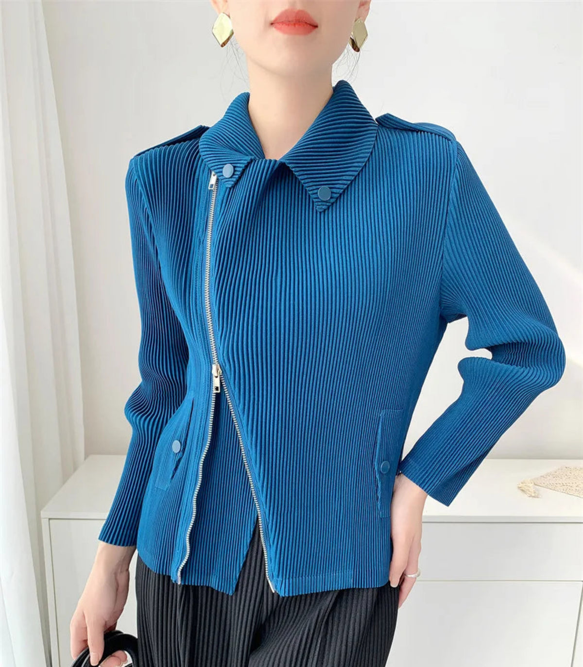 HEYFANCYSTYLE Luxury Japanese Pleated Asymmetrical Zip Jacket Women's