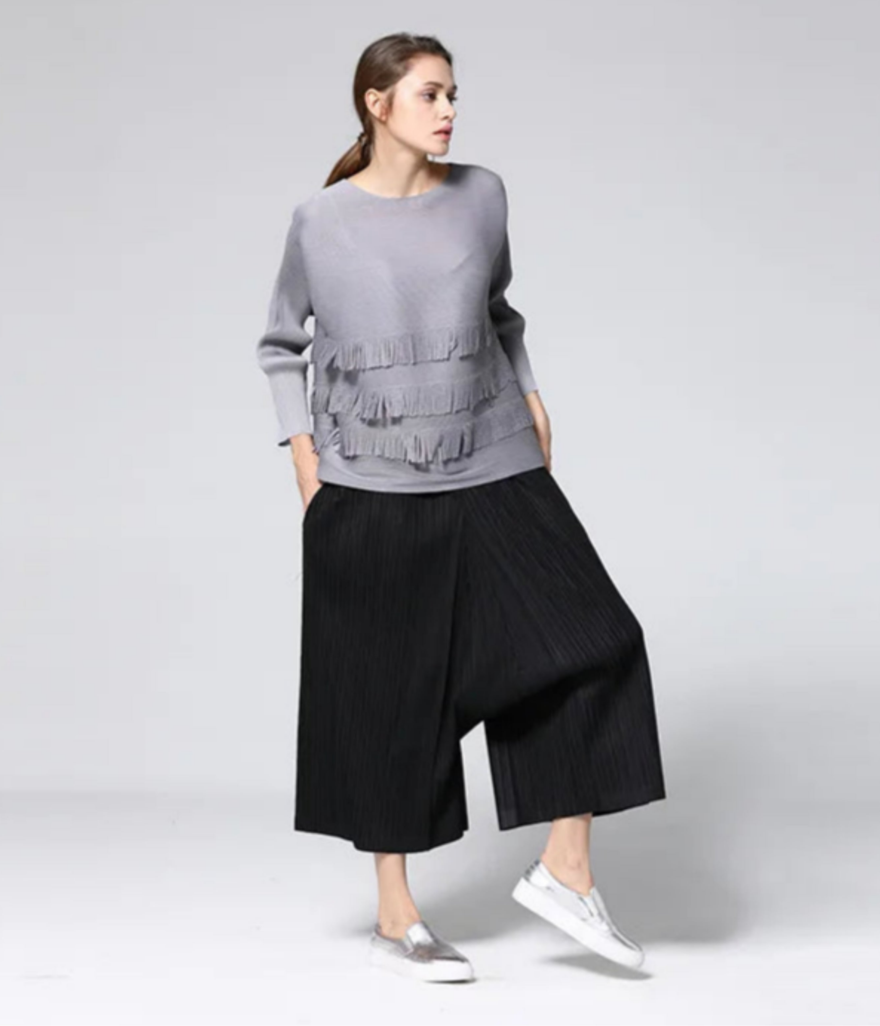 HEYFANCYSTYLE Women's Pleated Relaxed Modern Palazzo Pant Set with Fringed Top