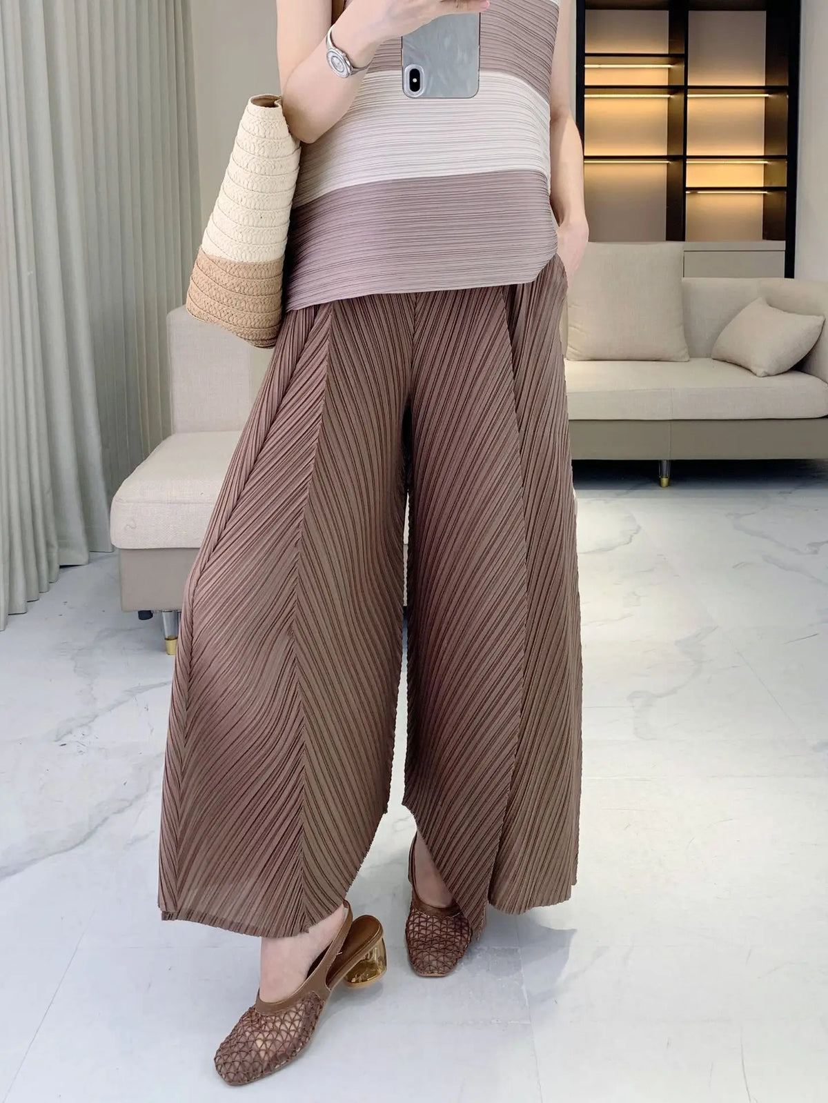Haute Couture Plissé Pants: Elegant Elastic Waist Design | HEYFANCYSTYLE