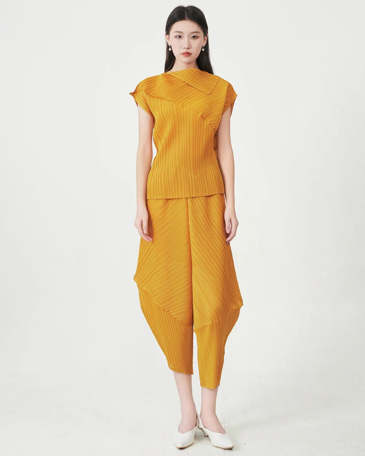 Japanese Pleats Plissé Designer Trousers Set - Luxury Geometric Cut Resort Travel