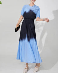 Japanese Plissé Gradient Midi Dress – Short-Sleeve Pleated