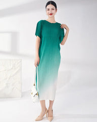 Japanese Plissé Ombré Midi Dress – Short-Sleeve Pleated