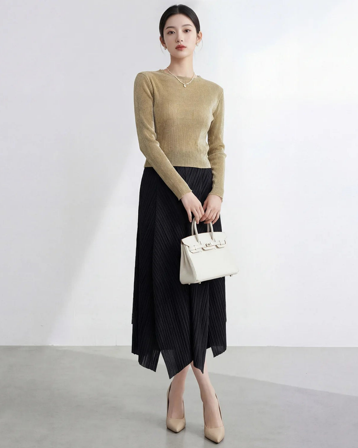 Luxury Pleated Midi Dress with Sleeves Designer Silhouette