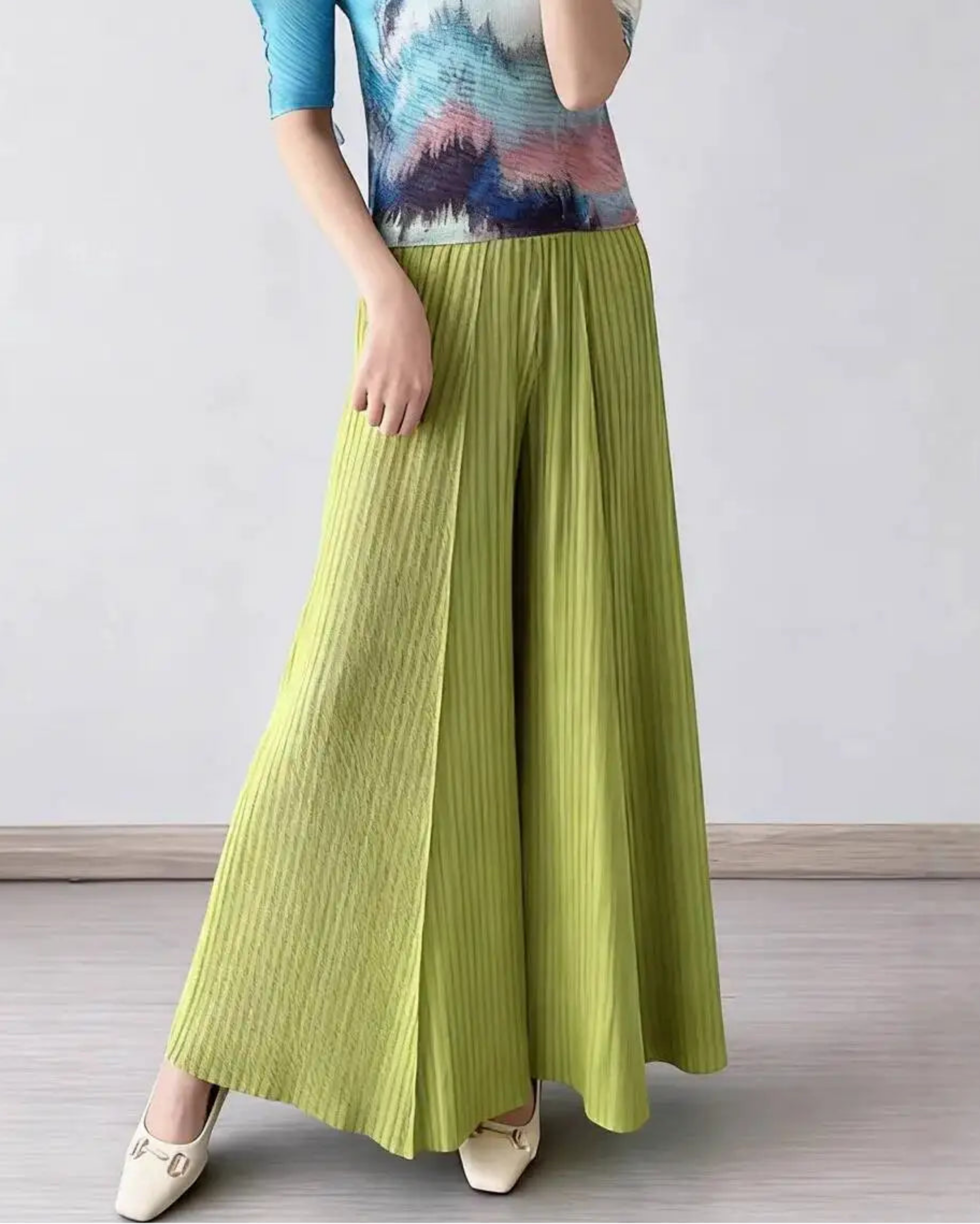 Luxury Pleated Wide-Leg Trousers
