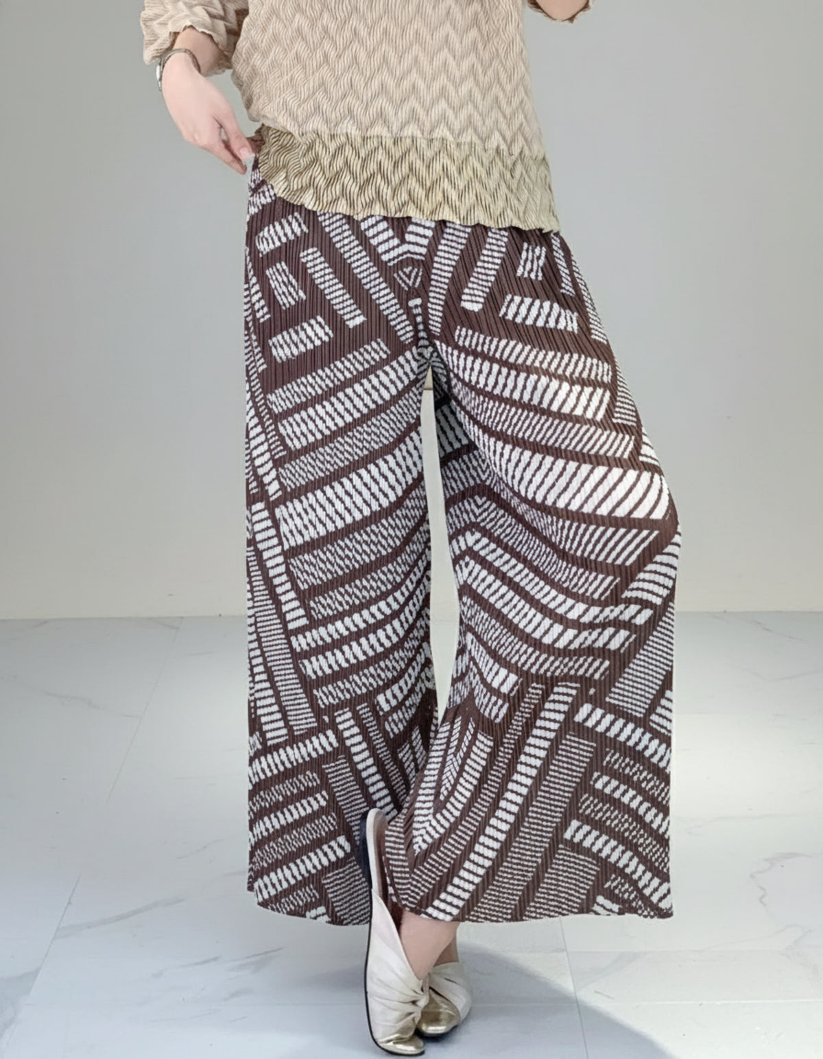 Luxury Plissé Pleated Geometric Wide-Leg Pants