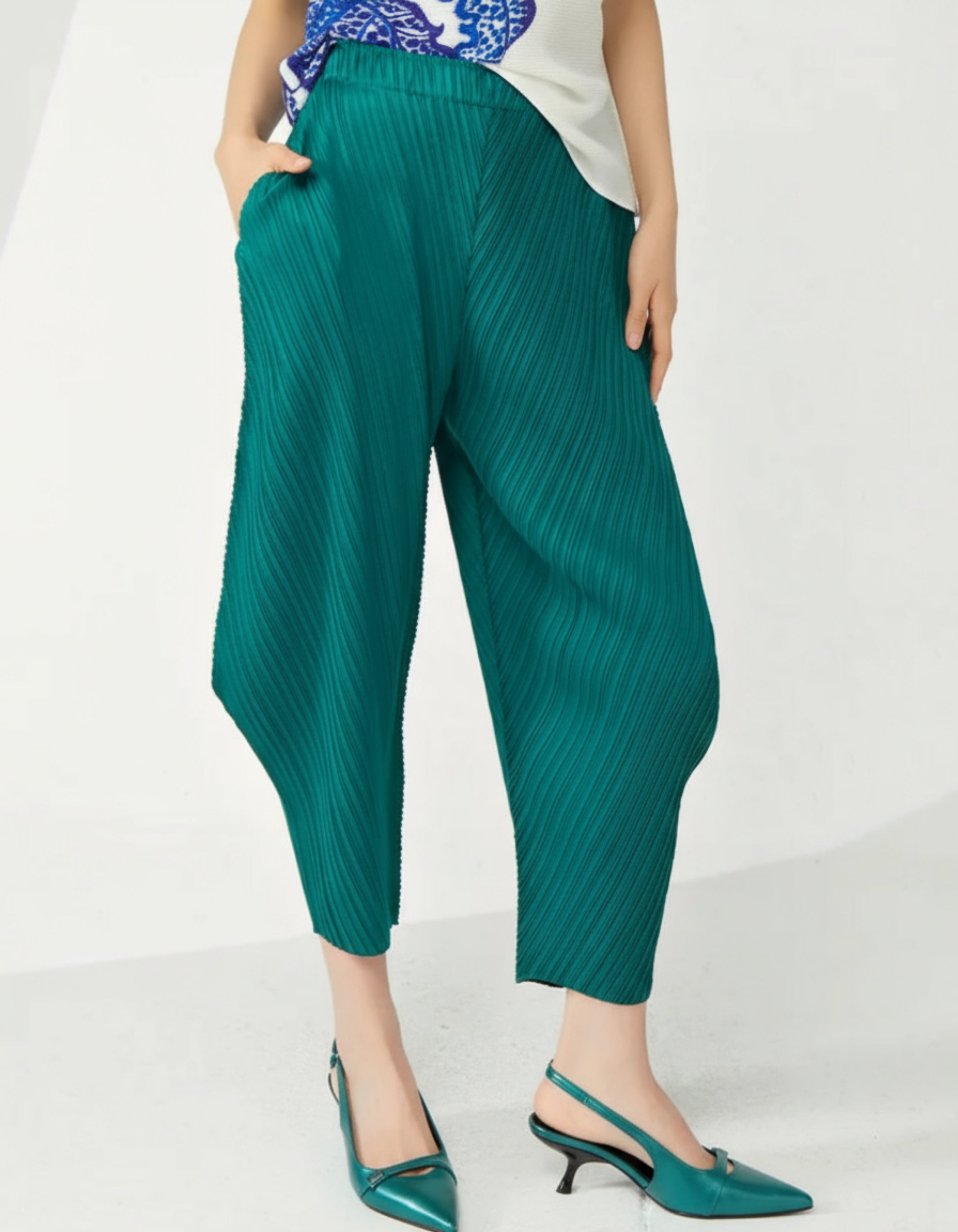 Luxury Plissé Pleats Pleated Wide-Leg Cropped Trousers – Sculpted Culotte