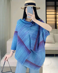 Luxury Travel Japanese Plissé Poncho – Wrinkle-Resistant Pleated Top