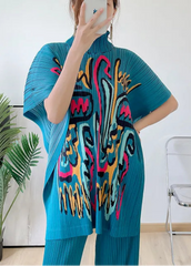 Petite Luxury Graphic Print Pleated Top - Japanese Plissé Tunic