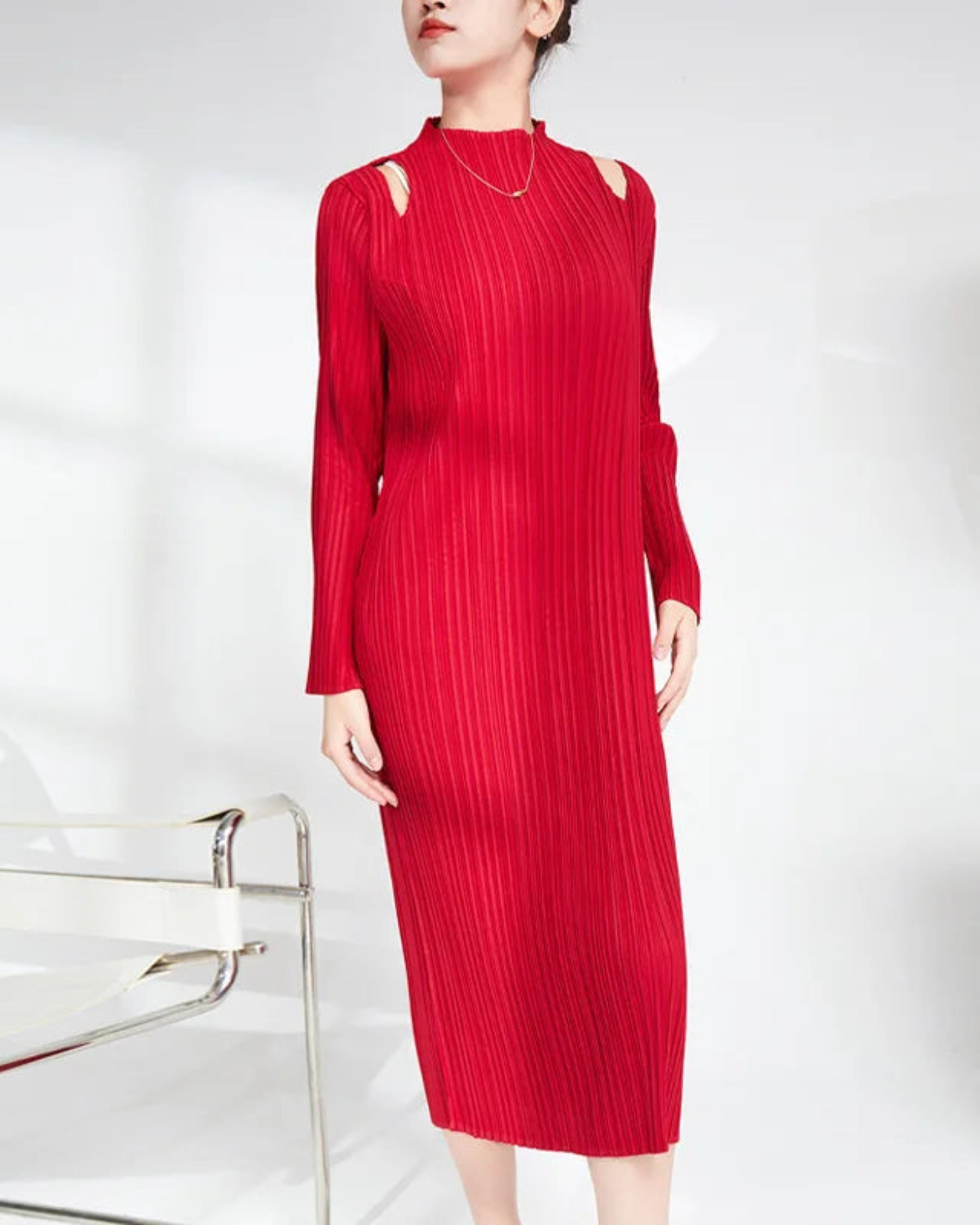  Plisse Shoulder Cutout Midi Dress