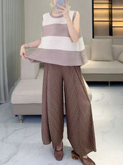 Casual Luxe Wide-Leg Plissé Pants