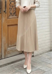 Elegant Fluid Plisse Skirt