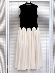 Elegant Scallop Sleeveless Dress