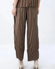 Elegant Pleated Wide-Leg Pants