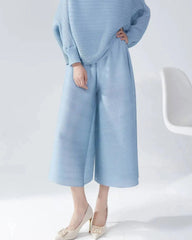Elegant Pleated Crop Pants
