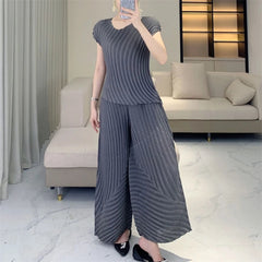 Geometric Plissé Pant 2-Piece Set