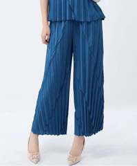 Elegant Pleated Wide-Leg Pants