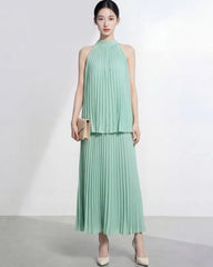 Elegant Plissé Halter Midi Dress