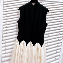 Elegant Scallop Sleeveless Dress