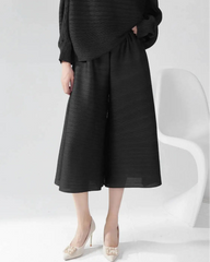 Elegant Pleated Crop Pants