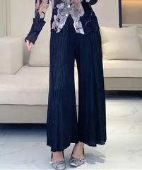 Travel & Work Plissé Pants