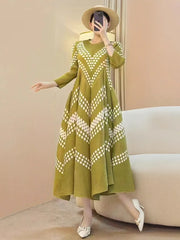 Elegant Plissé Polka Dot Dress
