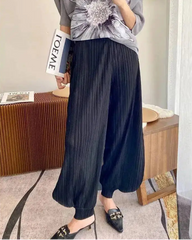 Elegant Plissé Lantern Pants