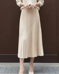 Elegant Fluid Plisse Skirt