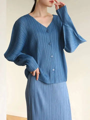 Casual Elegance Plissé Cardigan