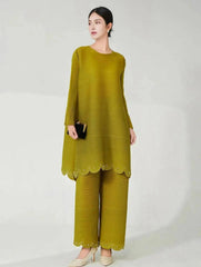 2-Piece Luxe Plissé Pant Suit