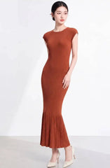 Plissé Cap Sleeve Midi Dress