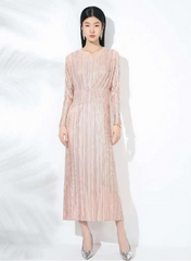 Elegant Plissé Dress with Sleeves