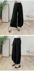 Travel Pleated Wide-Leg Pants