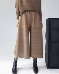 Elegant Pleated Crop Pants