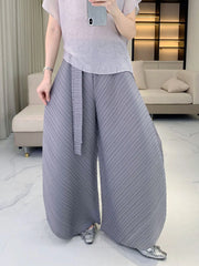 Truly Pleated High-Waisted Pants
