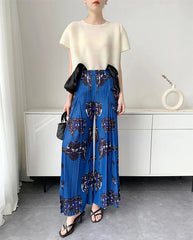 Pleated Wide-Leg Stretchy Trousers