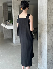 Elegant Pleated Square Neck Dress
