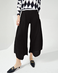 Women's Pleated Lantern Trousers