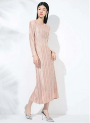 Elegant Plissé Dress with Sleeves