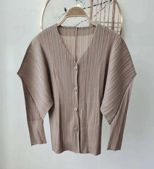 Casual Elegance Plissé Cardigan