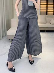 Geometric Plissé Pant 2-Piece Set