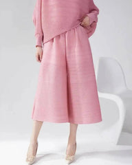 Elegant Pleated Crop Pants
