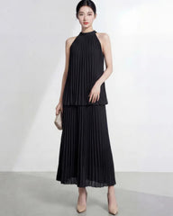 Elegant Plissé Halter Midi Dress