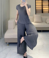 Geometric Plissé Pant 2-Piece Set