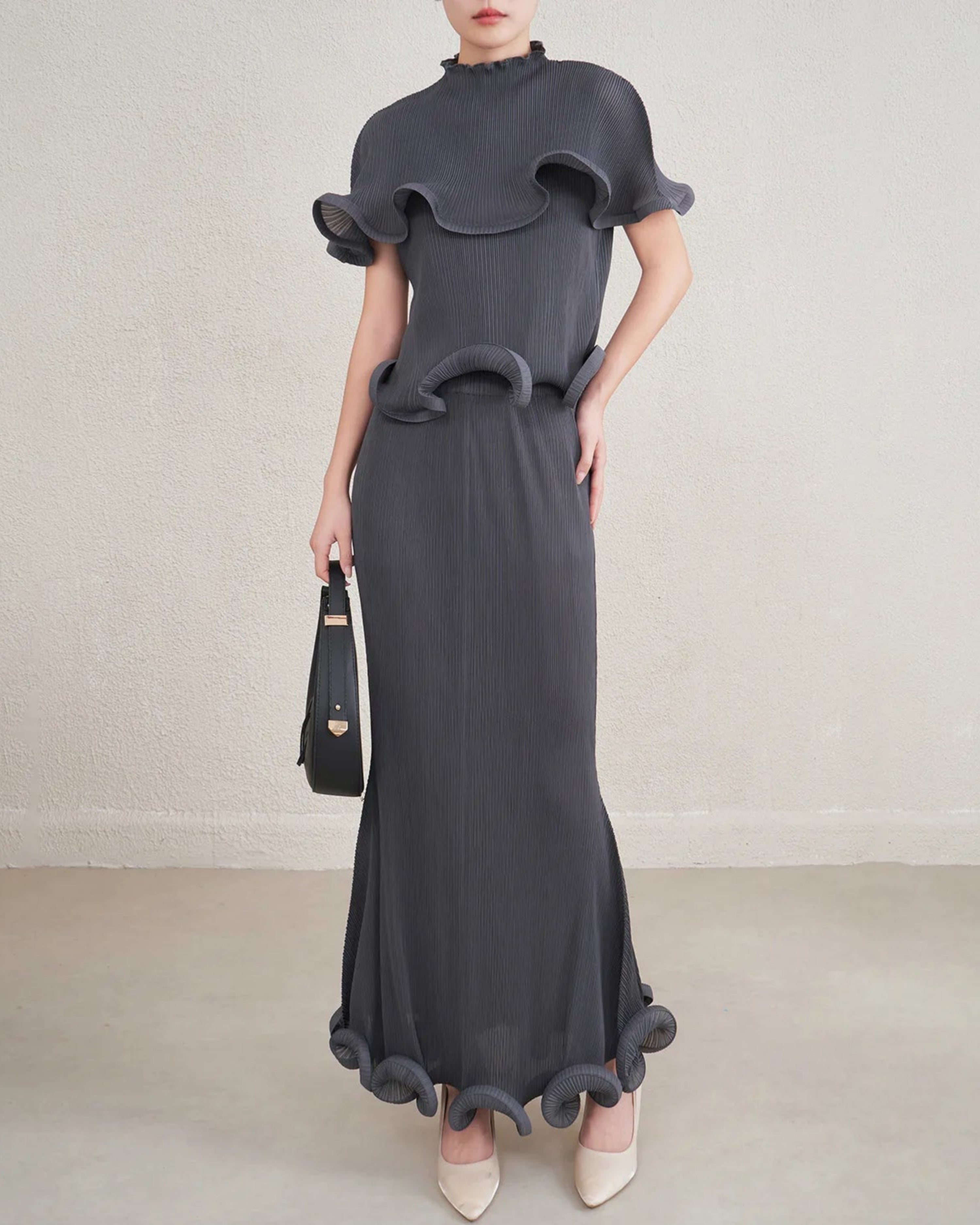 Sculptural Ruffle Plisse Set